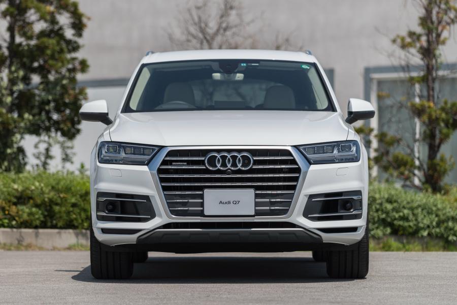  Audi Q7 2.0 TFSI Quattro (4M) 2016 года  (JP) (фото 5 из 8)